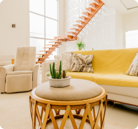 A mechanic in Melbourne performing windscreen replacement